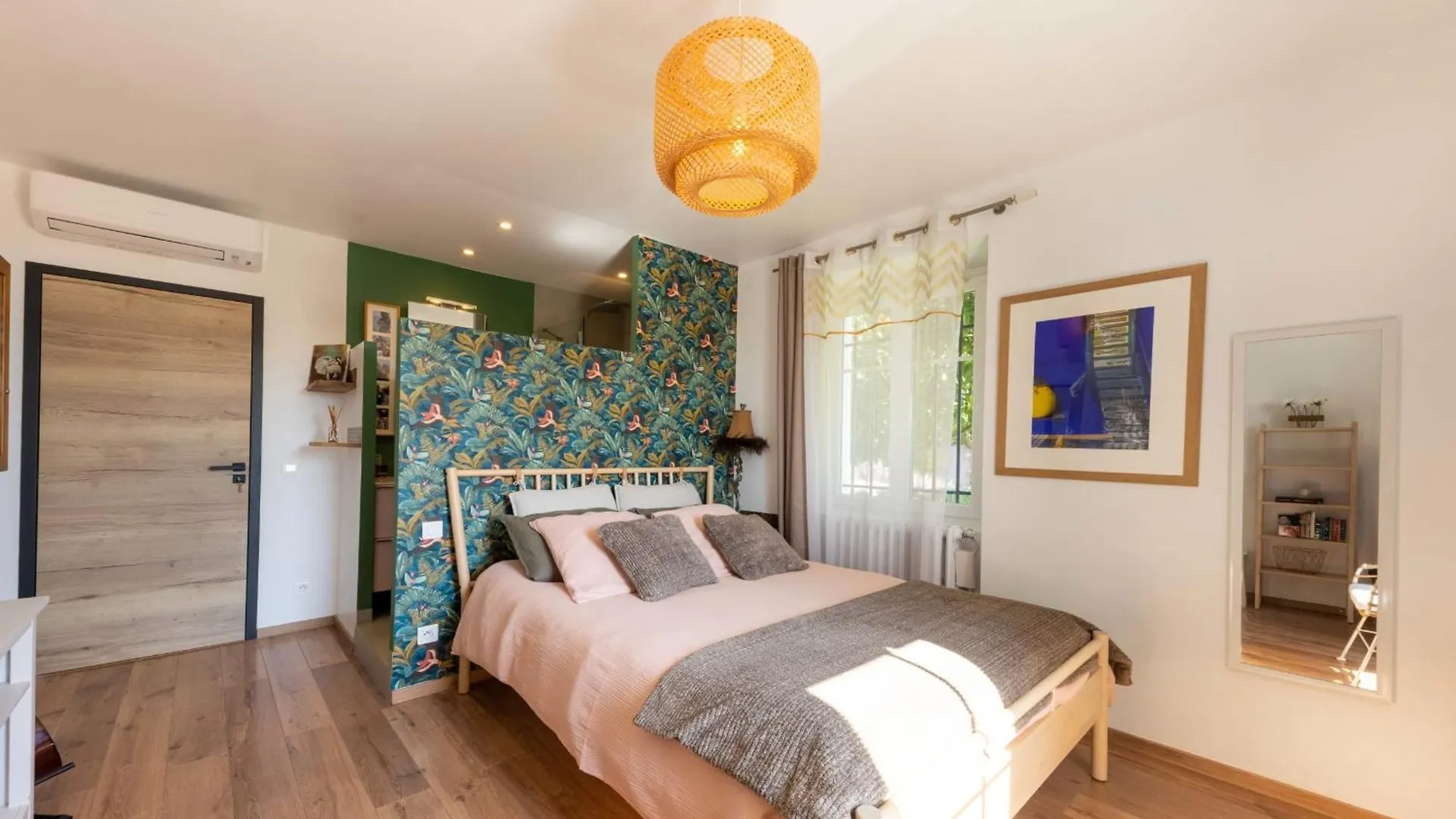 Private Room With Garden Pool And Sea View Nice France